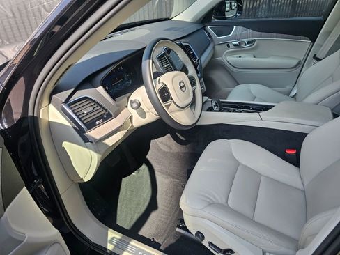 Certified 2024 Volvo XC90 B6 Plus w/ Protection Package Premier AWD/4WD image 17