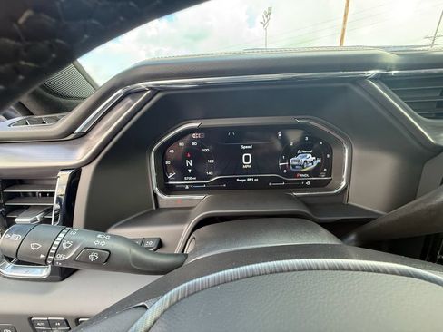 Used 2024 GMC Sierra 3500 Denali Ultimate AWD/4WD image 17