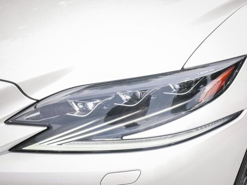 Used 2018 Lexus LS 500 w/ Luxury Package RWD image 6