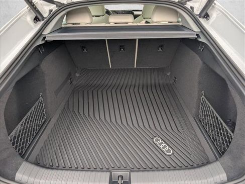 Used 2025 Audi A6 e-tron Premium Plus image 6