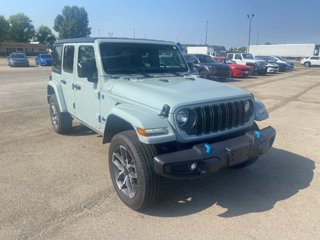 Used 2024 Jeep Wrangler Unlimited AWD/4WD image 8