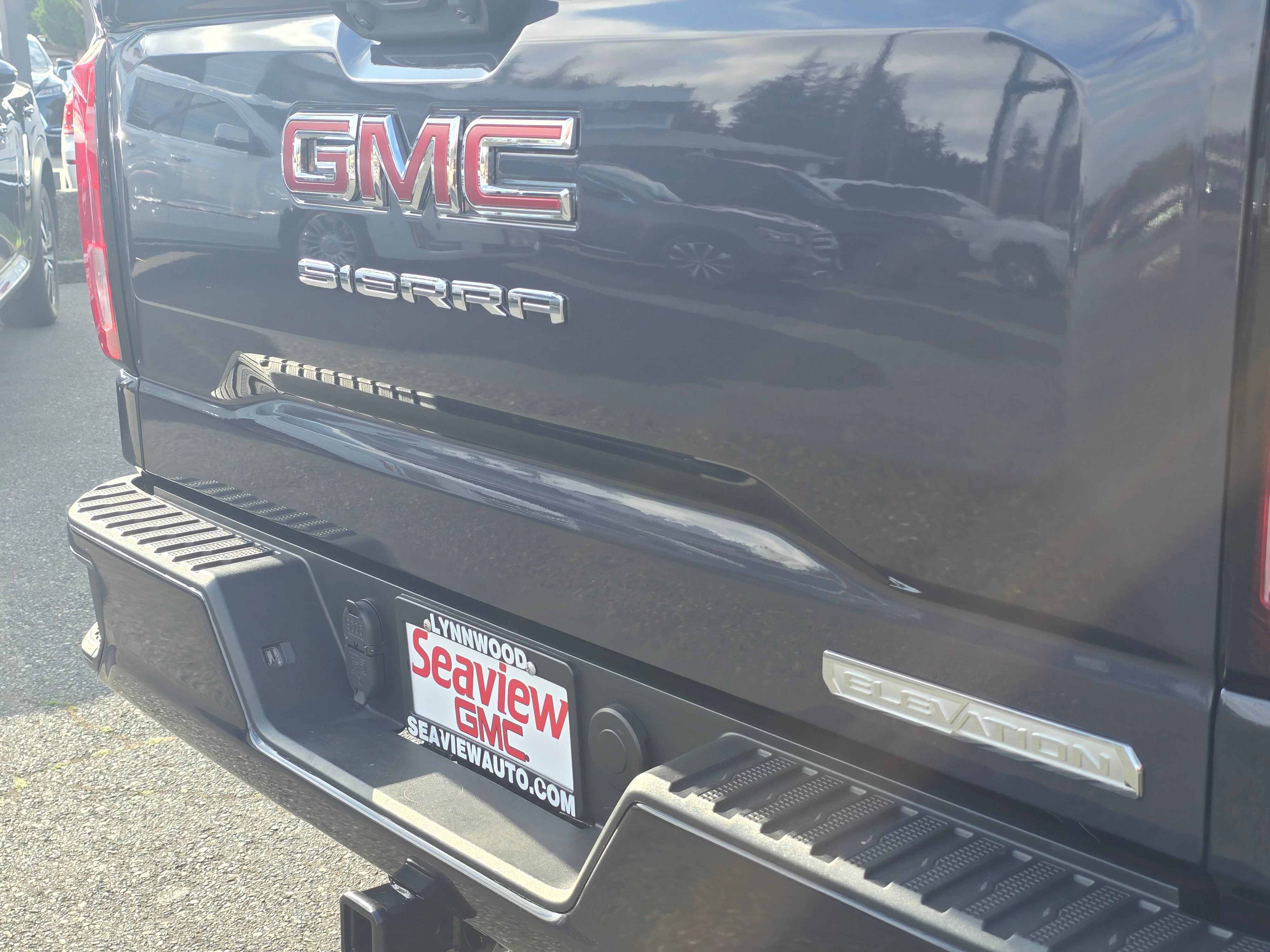 Used 2025 GMC Sierra 1500 Elevation AWD/4WD image 13