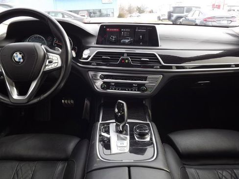 Used 2018 BMW 750i xDrive AWD/4WD image 19