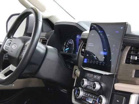 Used 2024 Ford Expedition Limited image 33