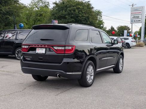 Used 2023 Dodge Durango SXT AWD/4WD image 3