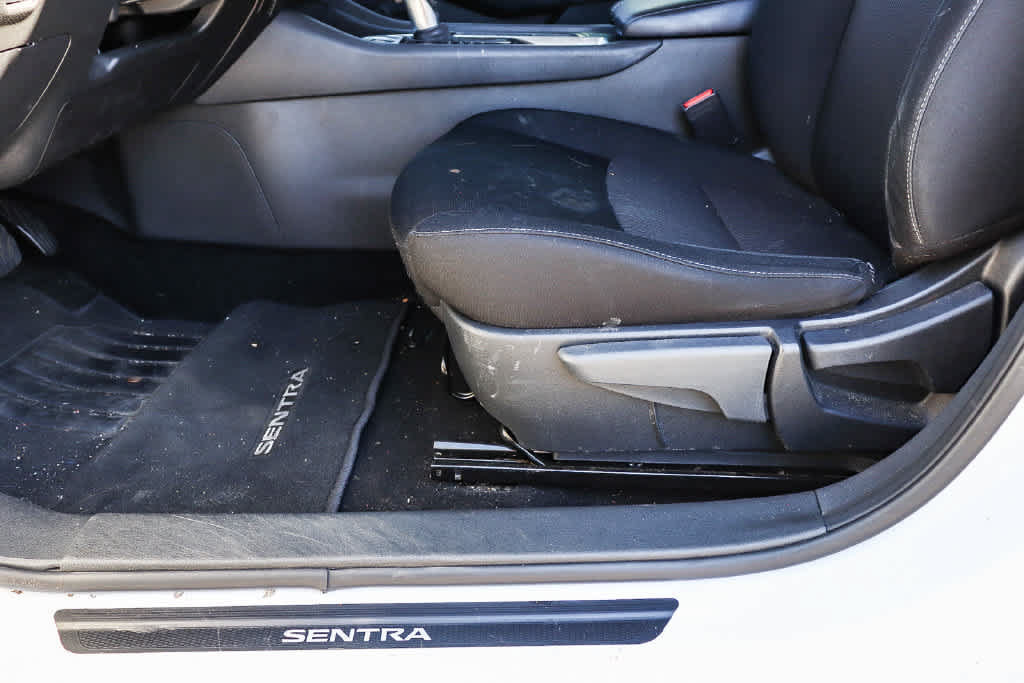 Used 2024 Nissan Sentra SV FWD image 19