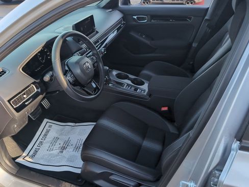 Used 2025 Honda Civic Sport image 11