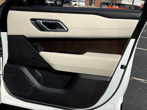 Certified 2022 Land Rover Range Rover Velar R-Dynamic S AWD/4WD image 22