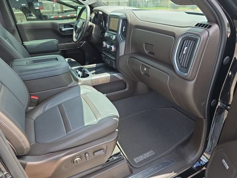 Used 2021 GMC Sierra 1500 Denali w/ Denali Ultimate Package AWD/4WD image 38