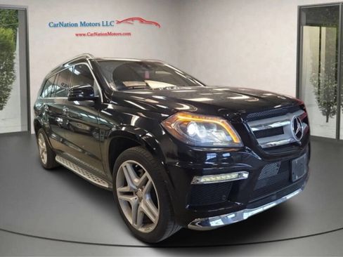 Used 2013 Mercedes-Benz GL 550 4MATIC image 3