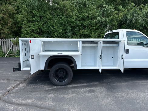 Used 2016 Ford F450 XL w/ Power Equipment Group RWD image 3