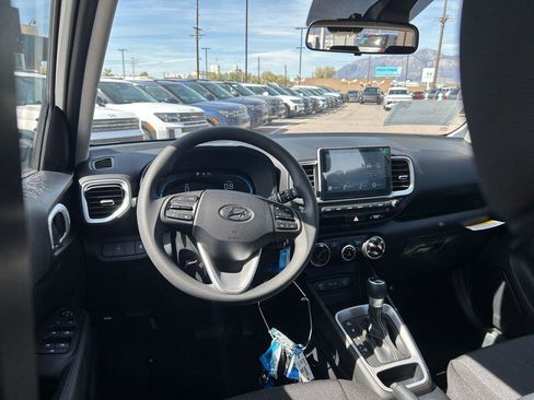 New 2026 Hyundai Venue SE FWD image 11