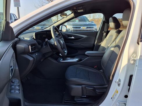 Certified 2025 Buick Envista Preferred image 19