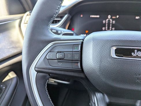 New 2025 Jeep Grand Cherokee L Altitude image 16