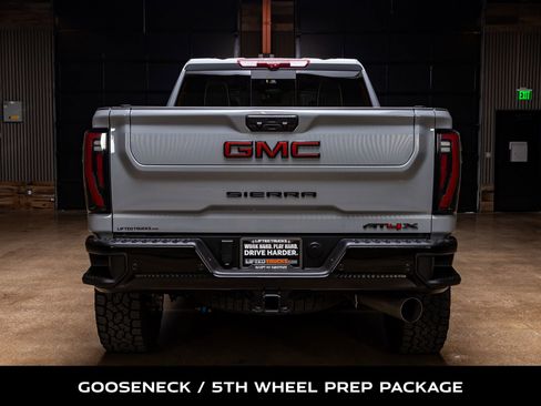 Used 2025 GMC Sierra 2500 AT4X image 7