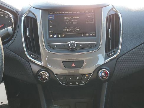 Used 2019 Chevrolet Cruze LT image 27