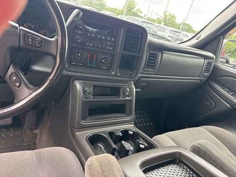 Used 2005 Chevrolet Silverado 1500 Z71 w/ Safe And Sound Package image 22