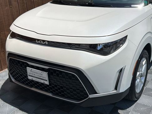 Used 2025 Kia Soul LX w/ LX Technology Package FWD image 17