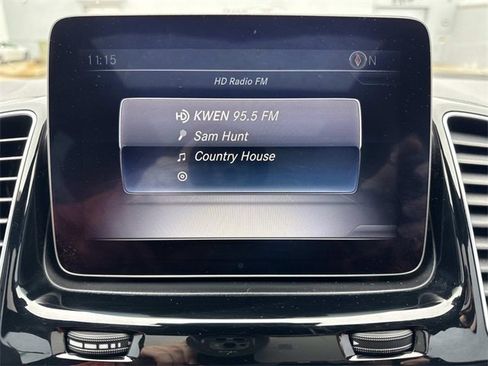 Used 2019 Mercedes-Benz GLE 400 4MATIC image 19