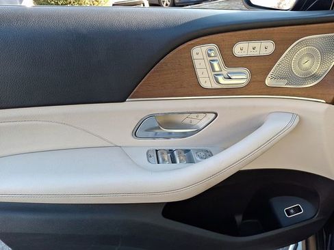 Used 2021 Mercedes-Benz GLS 450 4MATIC image 16