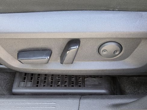 Used 2024 Nissan Rogue SV FWD image 20
