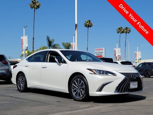 Used 2024 Lexus ES 350 w/ Accessory Package (Z1) FWD image 32