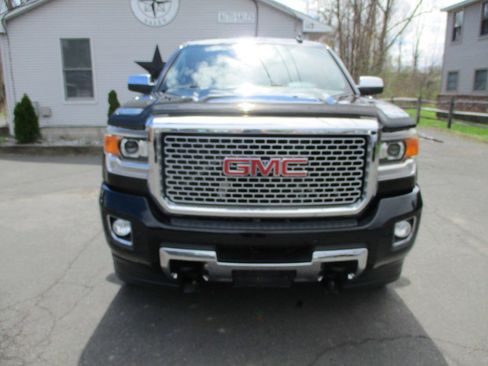Used 2015 GMC Sierra 2500 Denali w/ Driver Alert Package image 3
