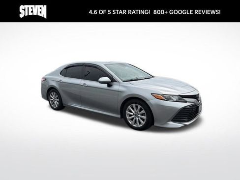 Used 2020 Toyota Camry LE FWD image 9