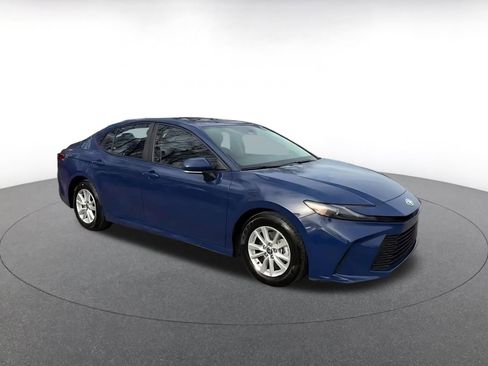 Used 2025 Toyota Camry LE image 2
