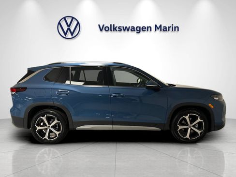 New 2026 Volkswagen Tiguan SE FWD image 6