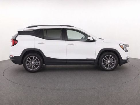 Used 2024 GMC Terrain SLT AWD/4WD image 9