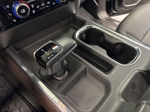 Used 2025 GMC Sierra 1500 SLT w/ SLT Premium Plus Package image 27