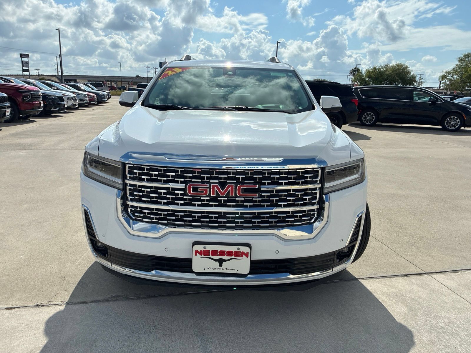 Used 2023 GMC Acadia Denali FWD image 2