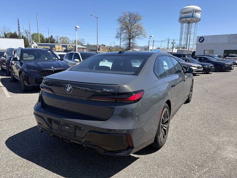 Certified 2023 BMW 740i w/ Parking Assistance Package RWD image 3