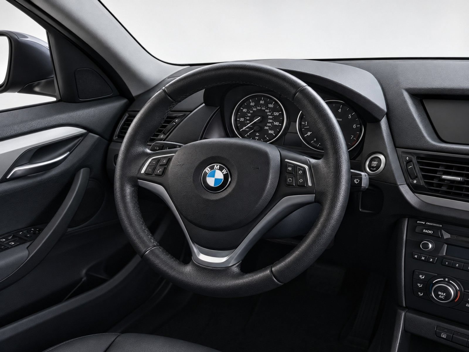 Used 2015 BMW X1 sDrive28i RWD image 19