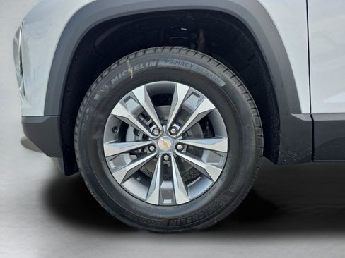 New 2026 Chevrolet Equinox LT w/ Convenience Package II image 8