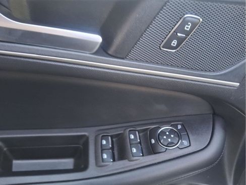 Used 2024 Ford Edge SEL w/ Convenience Package image 12