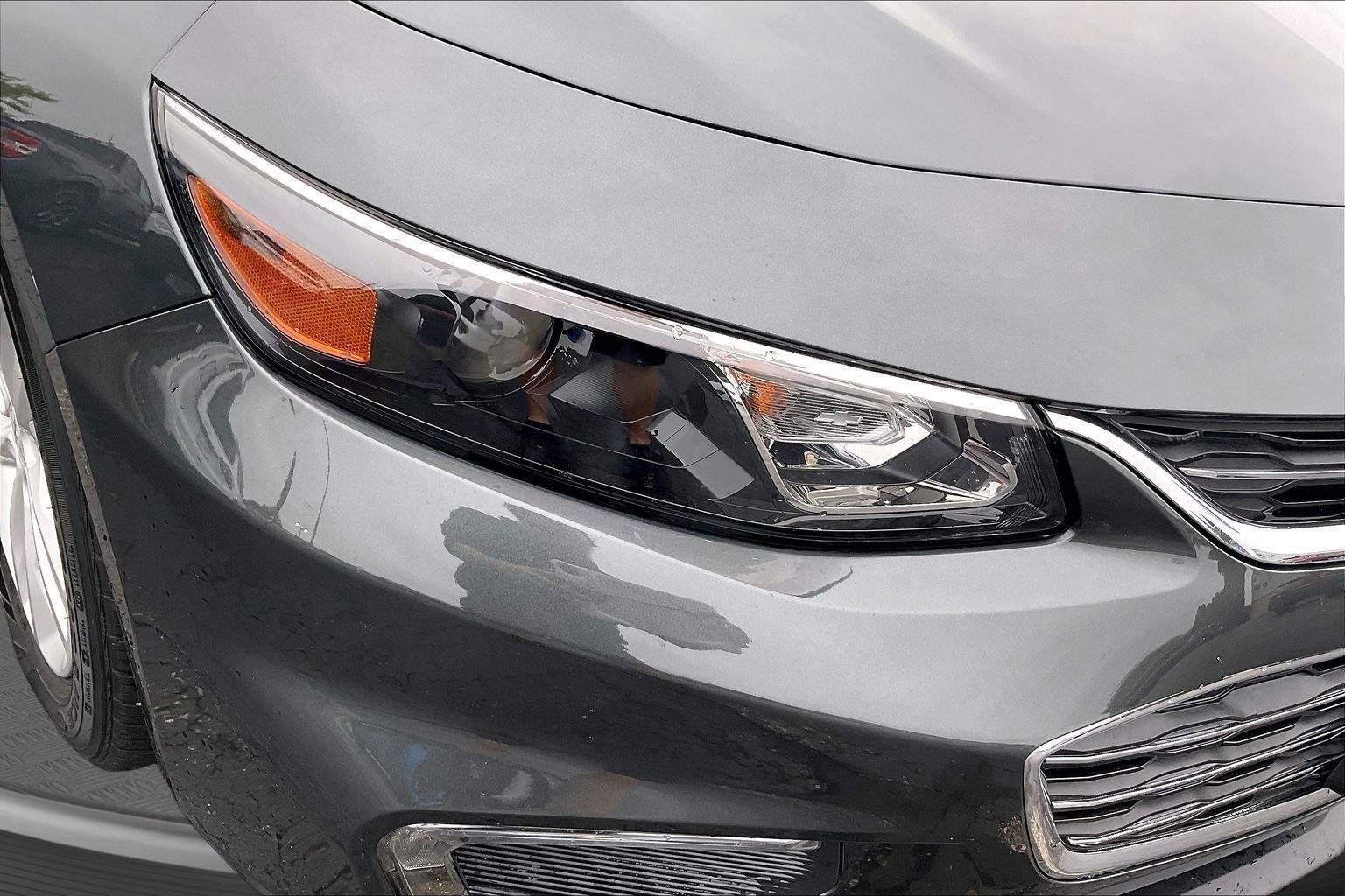 Used 2017 Chevrolet Malibu LT FWD image 28