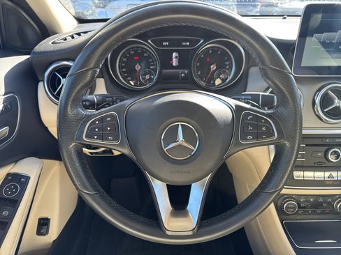 Used 2018 Mercedes-Benz GLA 250 image 12