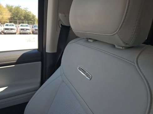 Used 2025 Ford Expedition Platinum w/ Driver's Package AWD/4WD image 16