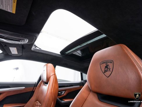 Used 2019 Lamborghini Urus image 31