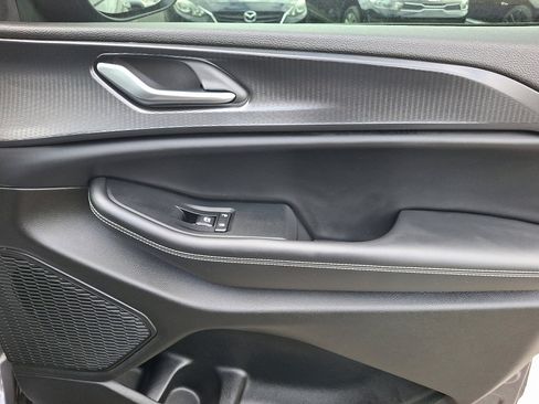 Certified 2023 Jeep Grand Cherokee Laredo w/ Luxury Tech Group I image 10