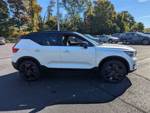 New 2026 Volvo XC40 B5 Ultra w/ Protection Package Premier image 3