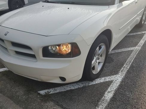 Used 2009 Dodge Charger SE RWD image 2