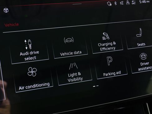 Used 2022 Audi e-tron Premium Plus w/ Premium Plus Package image 69