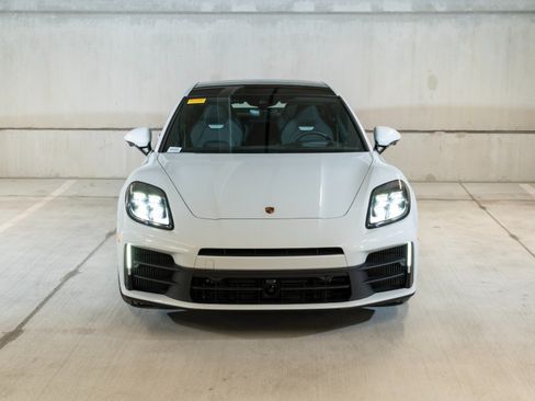 Certified 2025 Porsche Panamera RWD image 6
