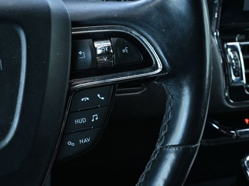 Used 2019 Lincoln Navigator Reserve AWD/4WD image 39