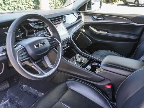 Used 2022 Jeep Grand Cherokee Limited 4xe w/ Luxury Tech Group II AWD/4WD image 19
