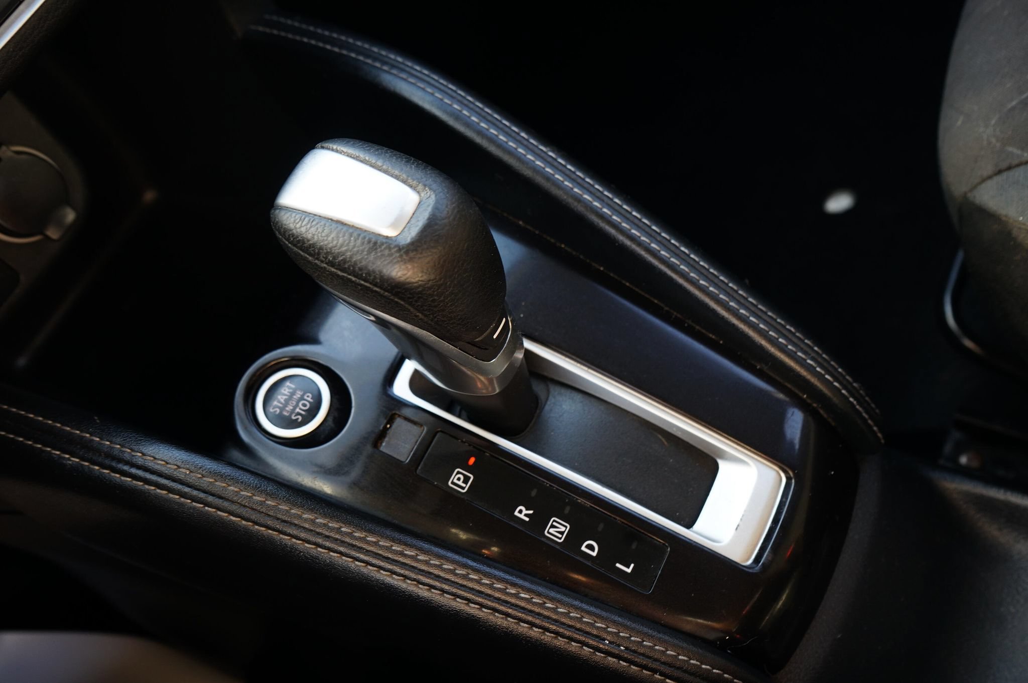 Used 2019 Nissan Kicks SV FWD image 18