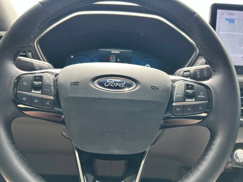 Used 2023 Ford Escape Platinum AWD/4WD image 22